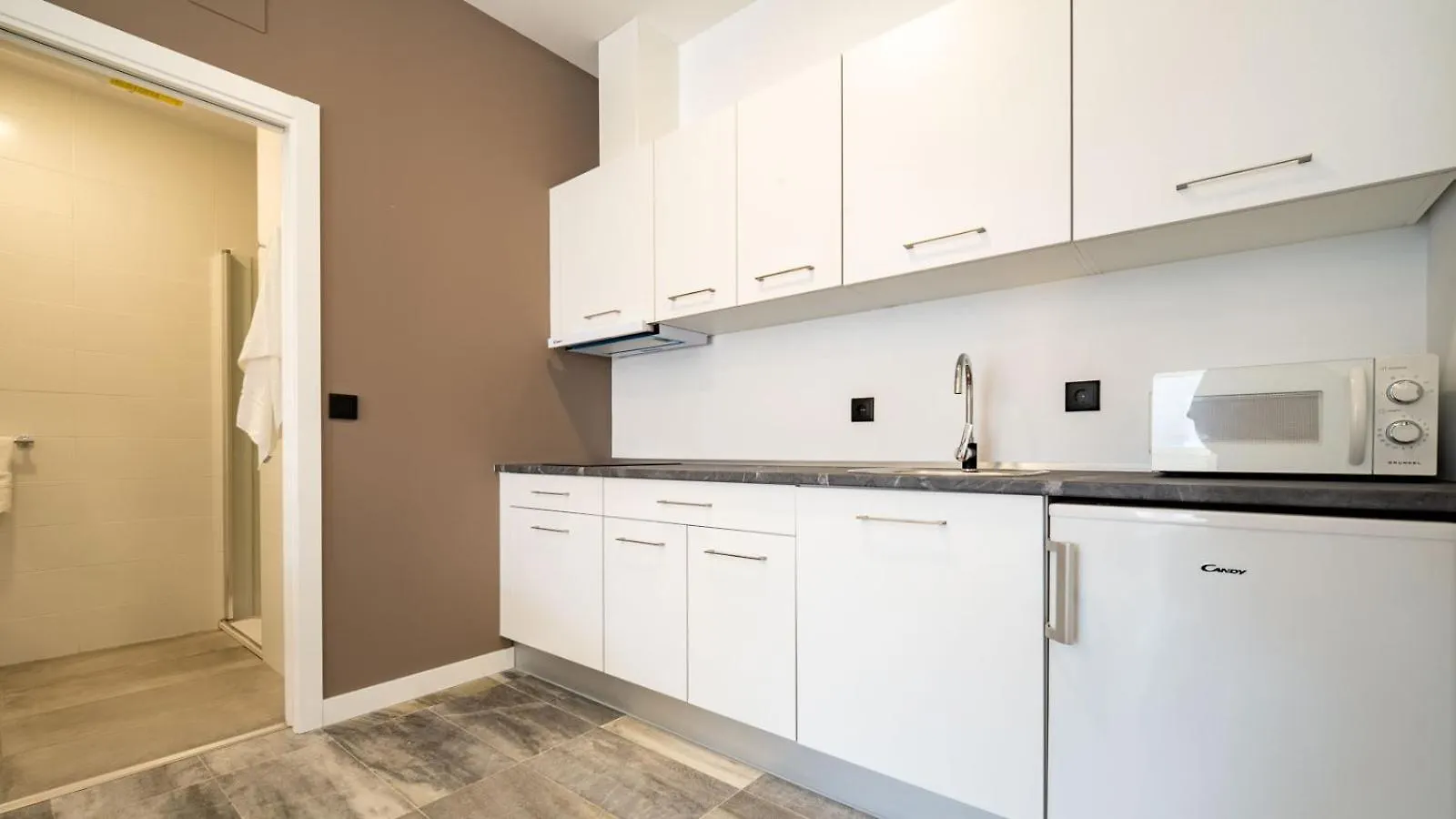 William Martin Apartments 우엘바 0*,